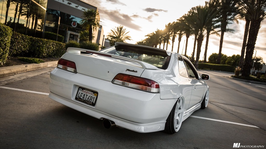 Rear End 2000 Honda Prelude