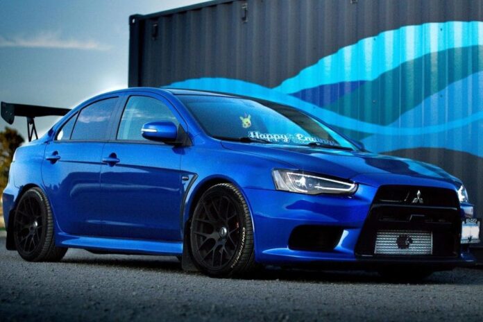 Stanced 2015 Mitsubishi Evolution