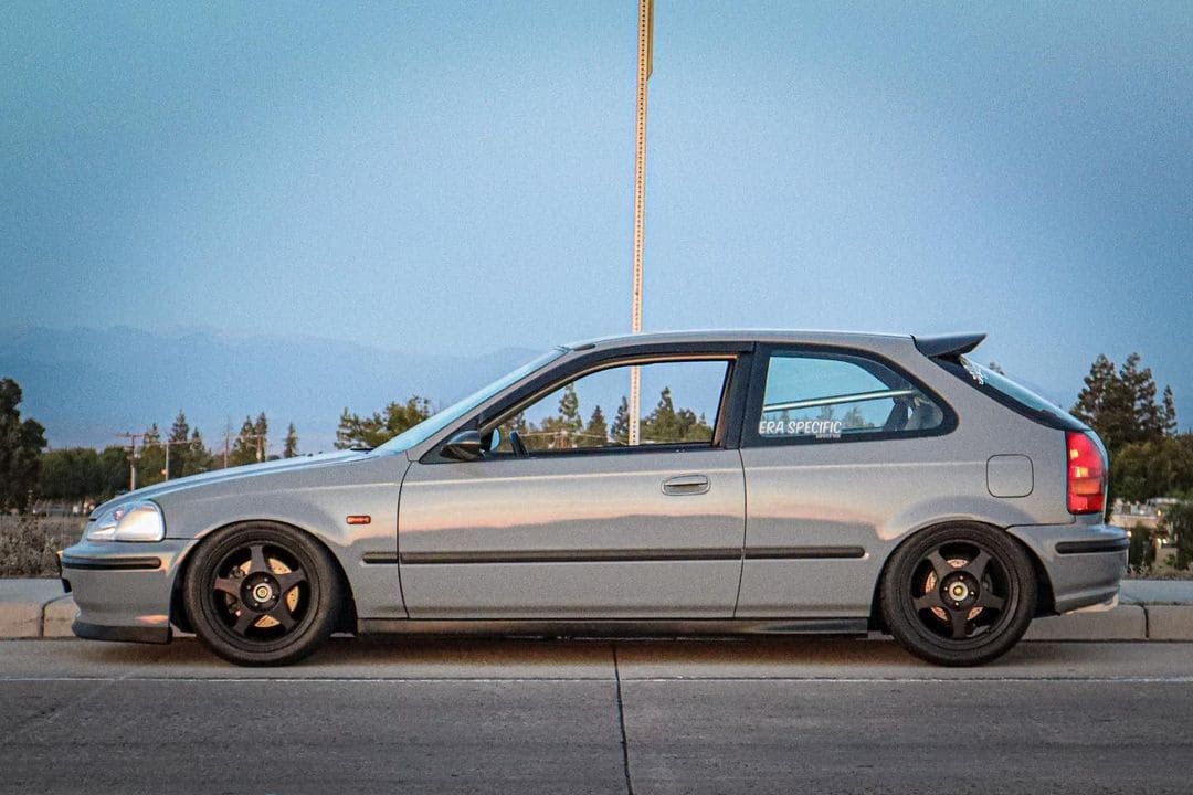 Lowered Honda Civic Hatchback