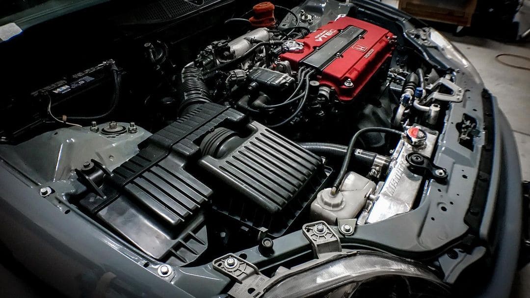 Honda Civic Engine bay