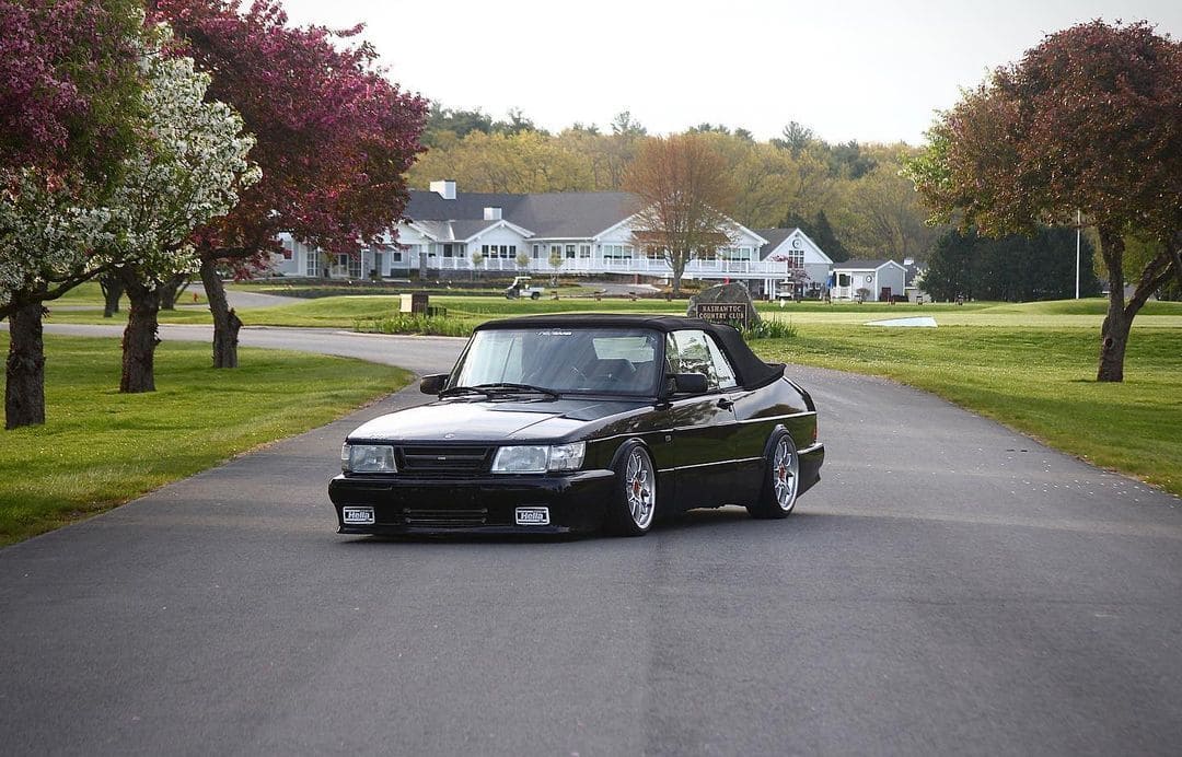 SAAB 900 With Rims