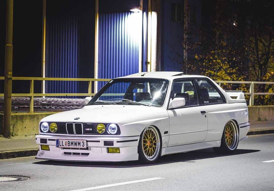 Custom BMW E30 M3