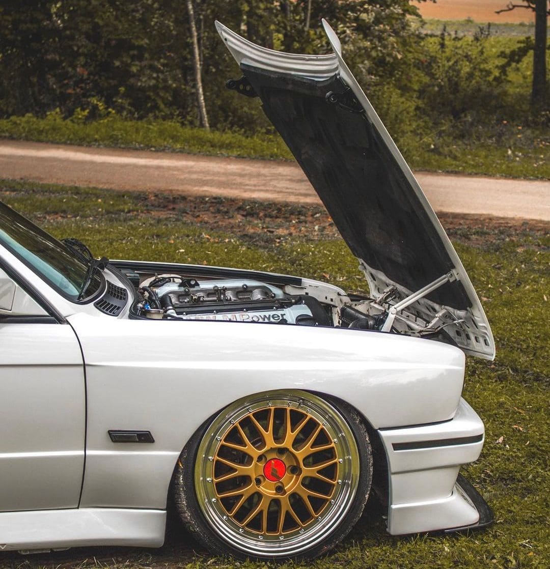 BMW E30 M3 Engine bay