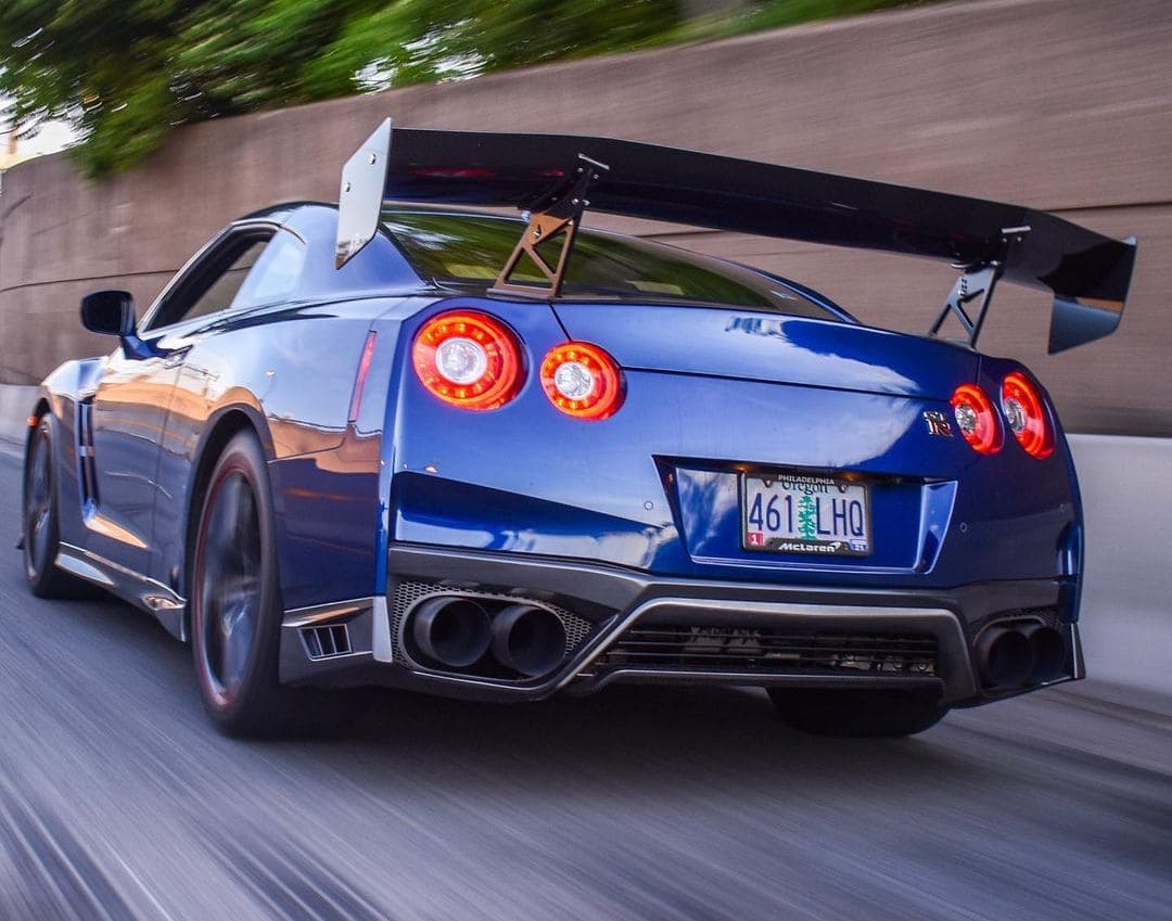 Nissan Skyline GT-R R35 Wing