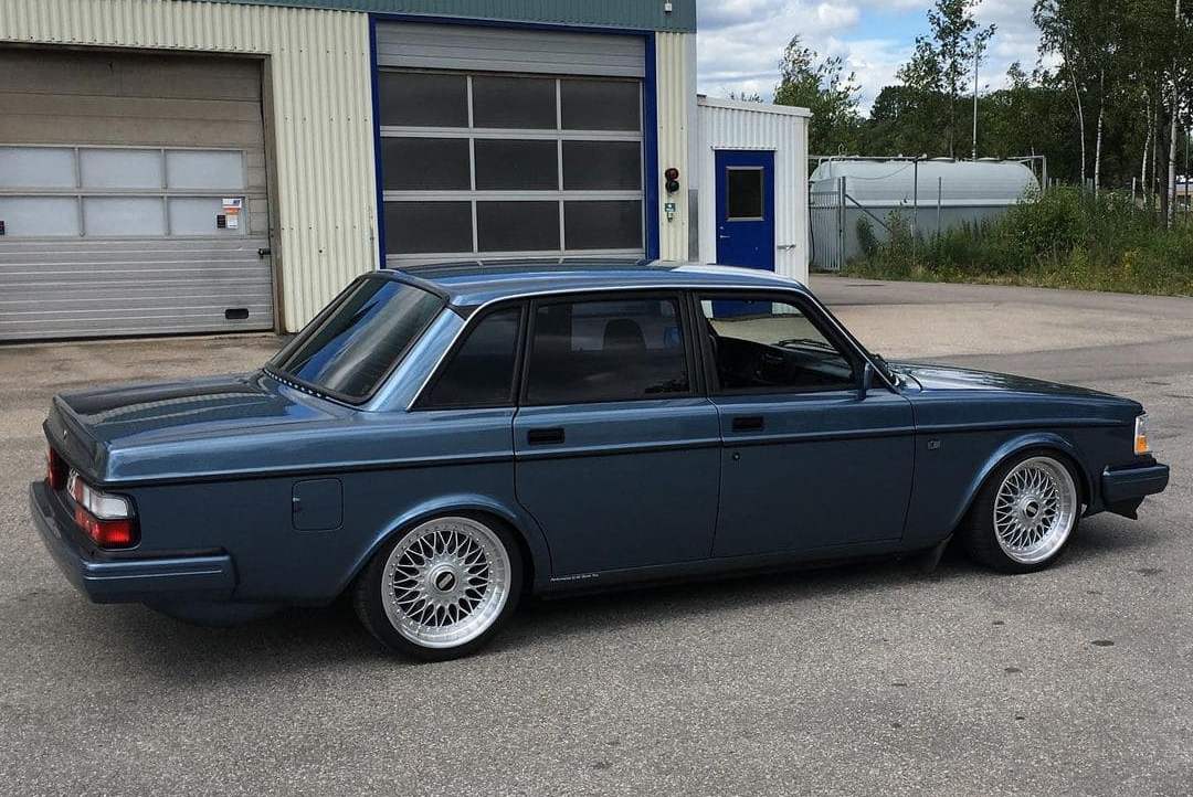 Lowered Volvo 240