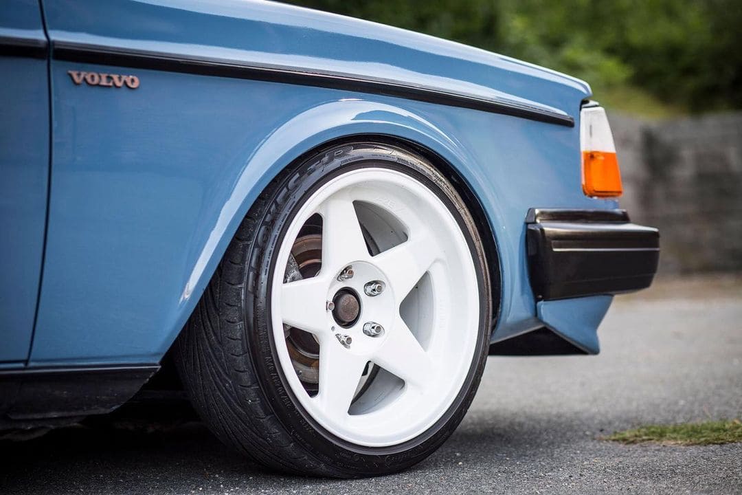 Volvo 242 Wheels