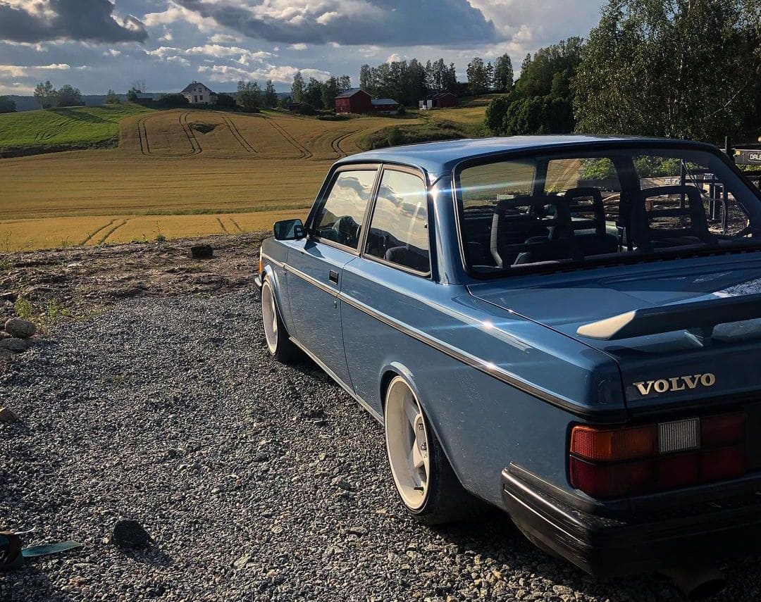 Lowered Volvo 242 