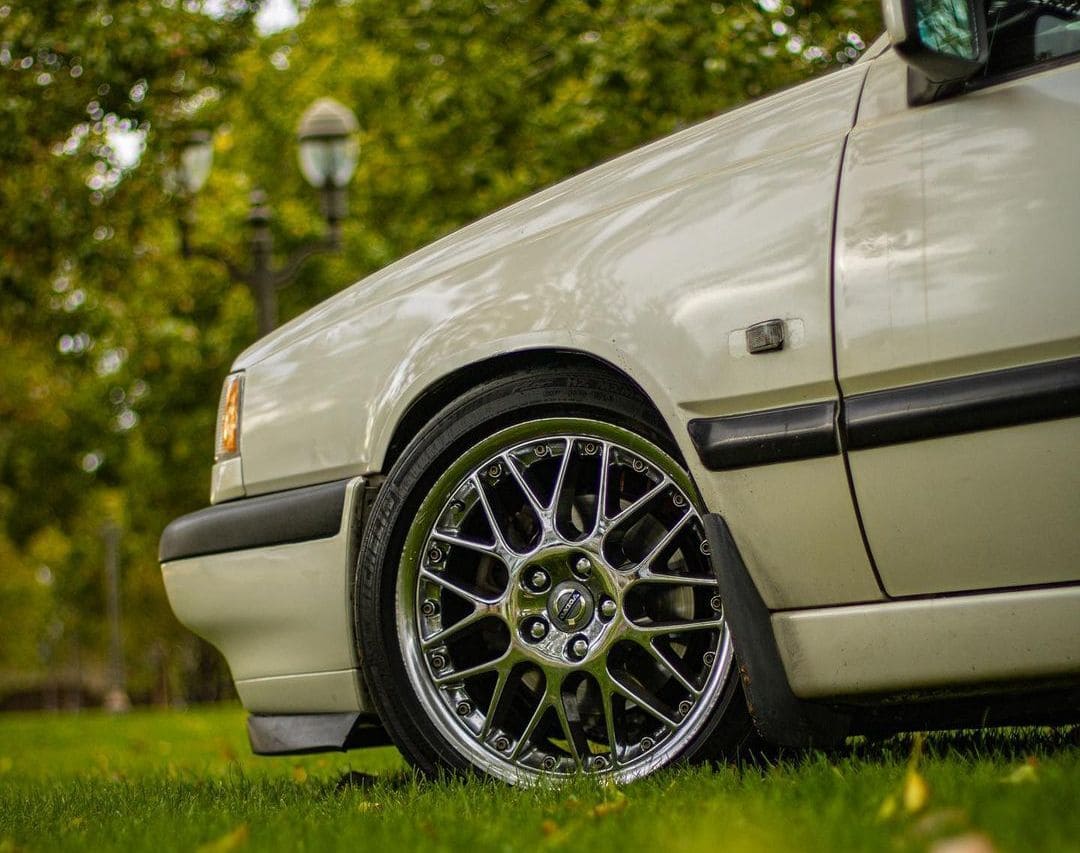 Lowered Volvo 854 