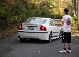 Graham Pipes’ 2004 Volvo S60 Graham Pipes' 2004 Volvo S60