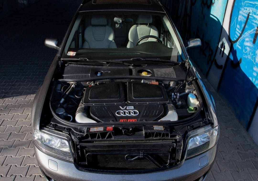 Audi RS6 Engine bay