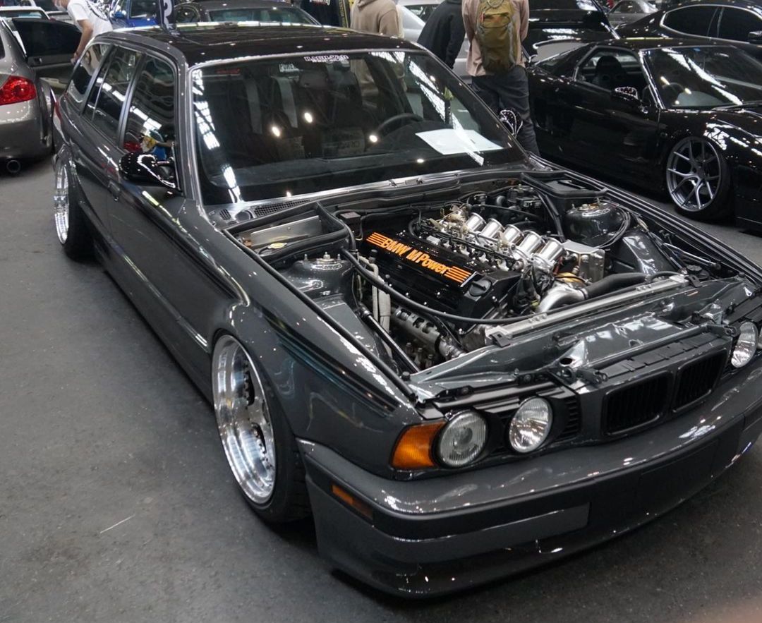 Modified BMW e34 540i Touring 