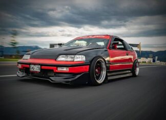 Kyle Hemingway’s 1990 Honda CRX SI Kyle Hemingway's 1990 Honda CRX SI