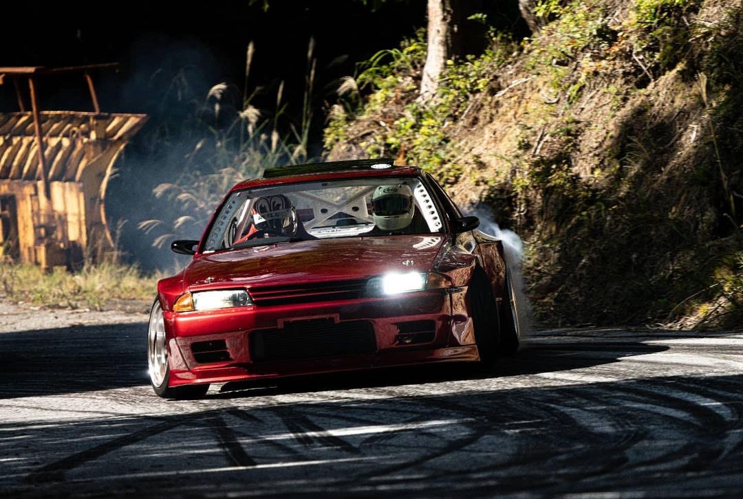 Modified Nissan Skyline R32