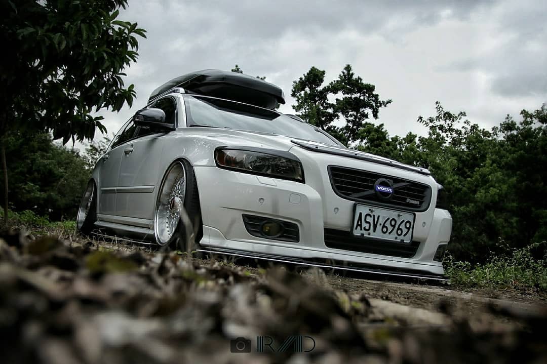 Volvo V50 R-design On Air Suspension 