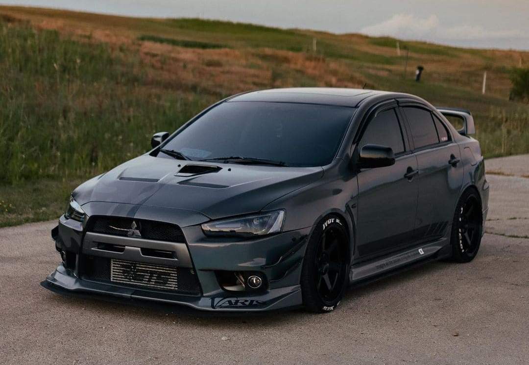 Modified 2013 Mitsubishi Lancer EVO X 