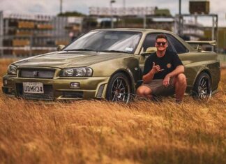 Tyler Costello’s 1998 Nissan Skyline R34 Tyler Costello's 1998 Nissan Skyline R34