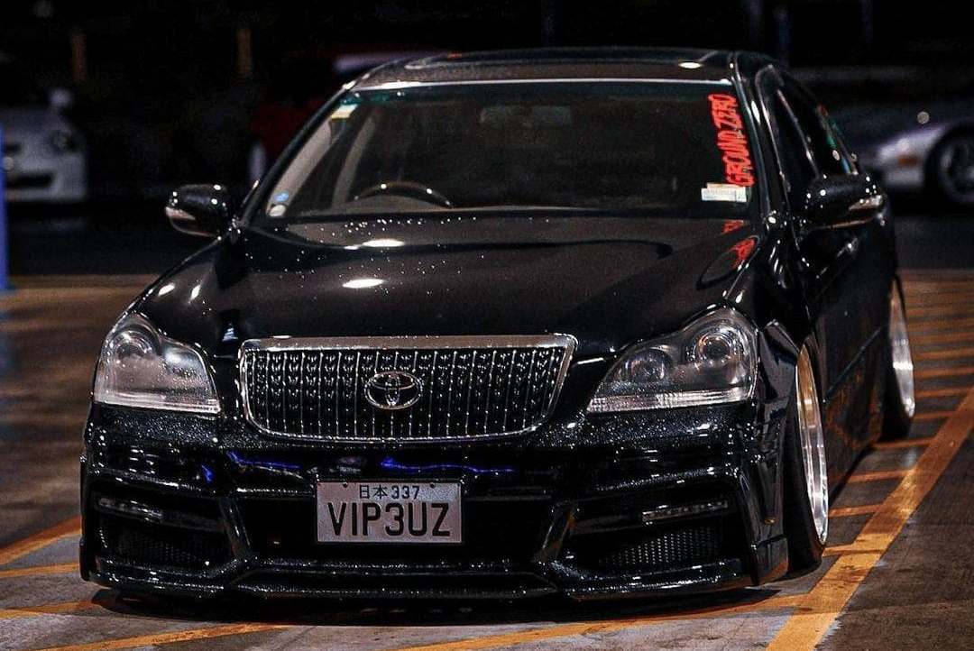 Toyota Crown Majesta Front End 