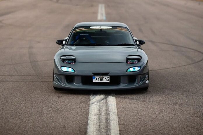 Erik Brown's 1999 Mazda Rx7 Fd3s