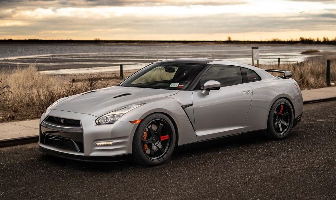 2016 Nissan GTR Premium With Rims