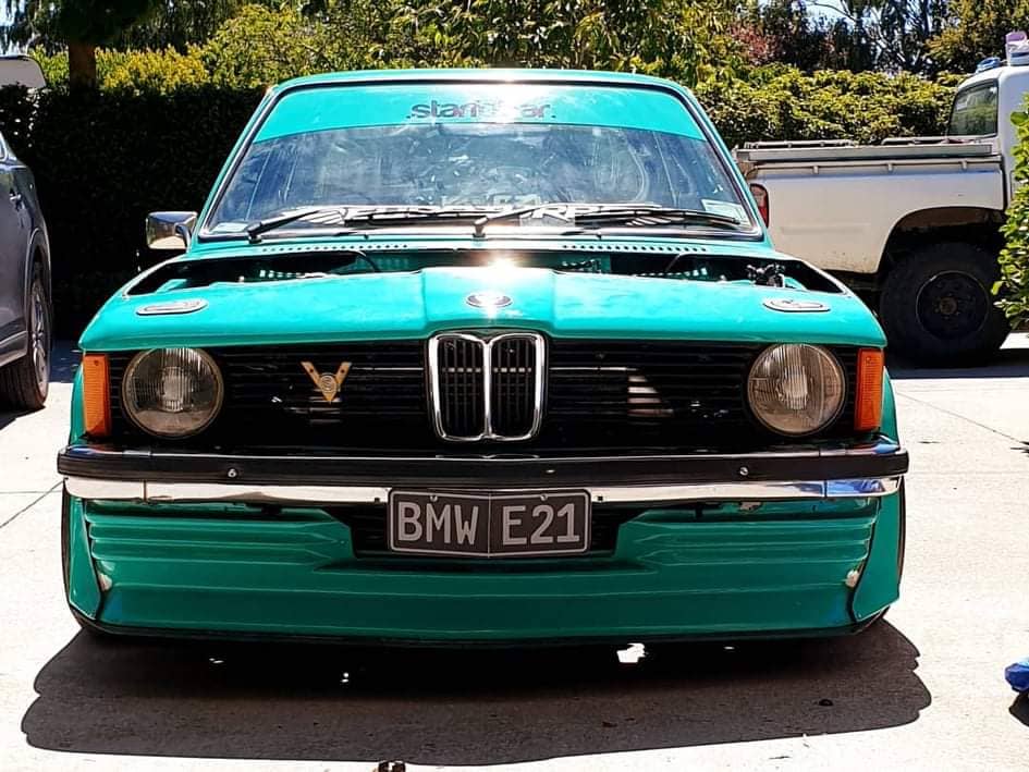 1979 BMW 320 Front End 