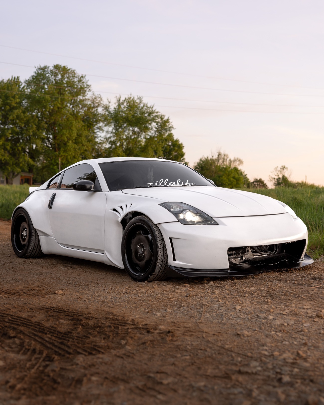 White Nissan Z